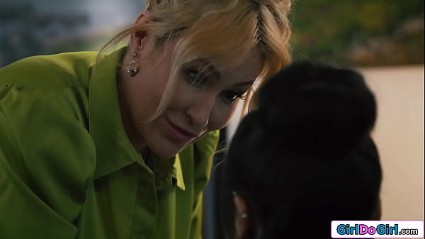 Big tits dominant milf lady boss Ryan Keely is allowed to cheat but only with women.Petite ebony secretary Avery Jane facesits and is anal fucked