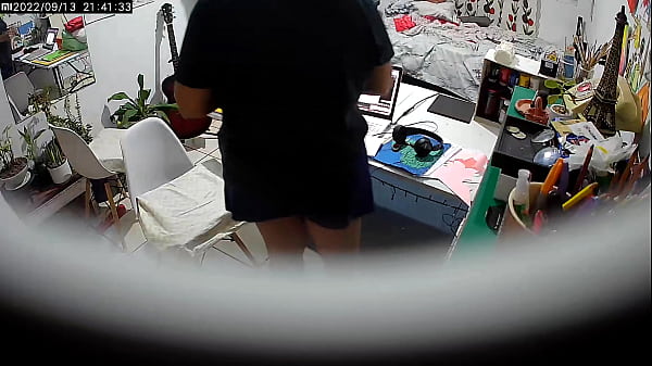 Camara escondida en la habitación de mi cuñada