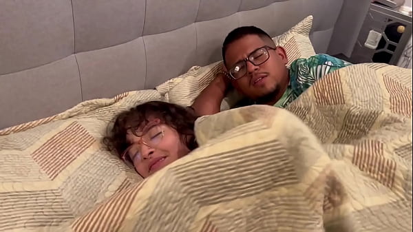 Porra de uma garota da universidade ao lado da minha esposa, legendas em inglês