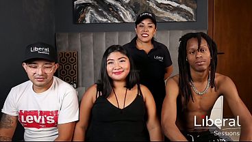 NEGRO SE COGE A UNA ESPOSA PUTA Y EL CORNUDO DISFRUTA
